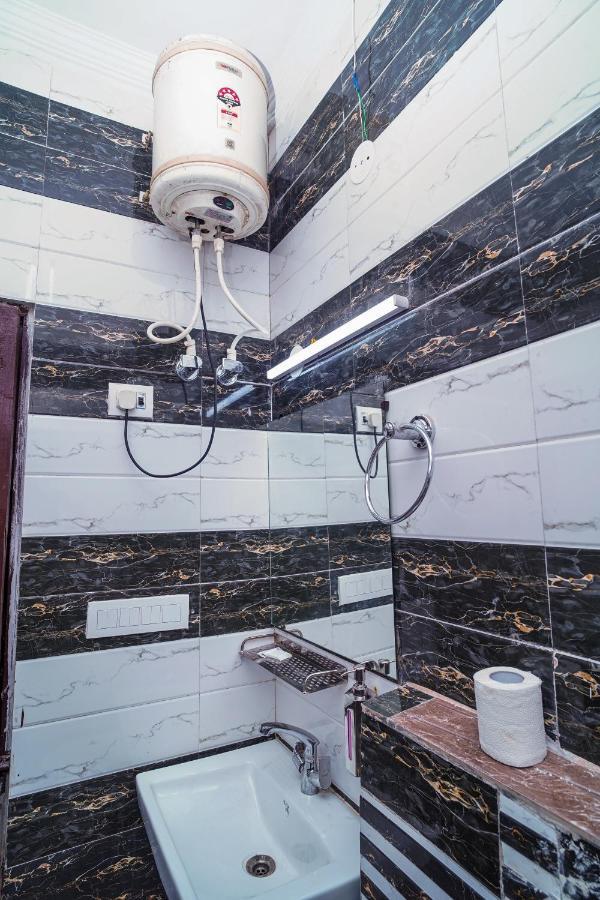 Golden Residency Hotel Új-Delhi Kültér fotó