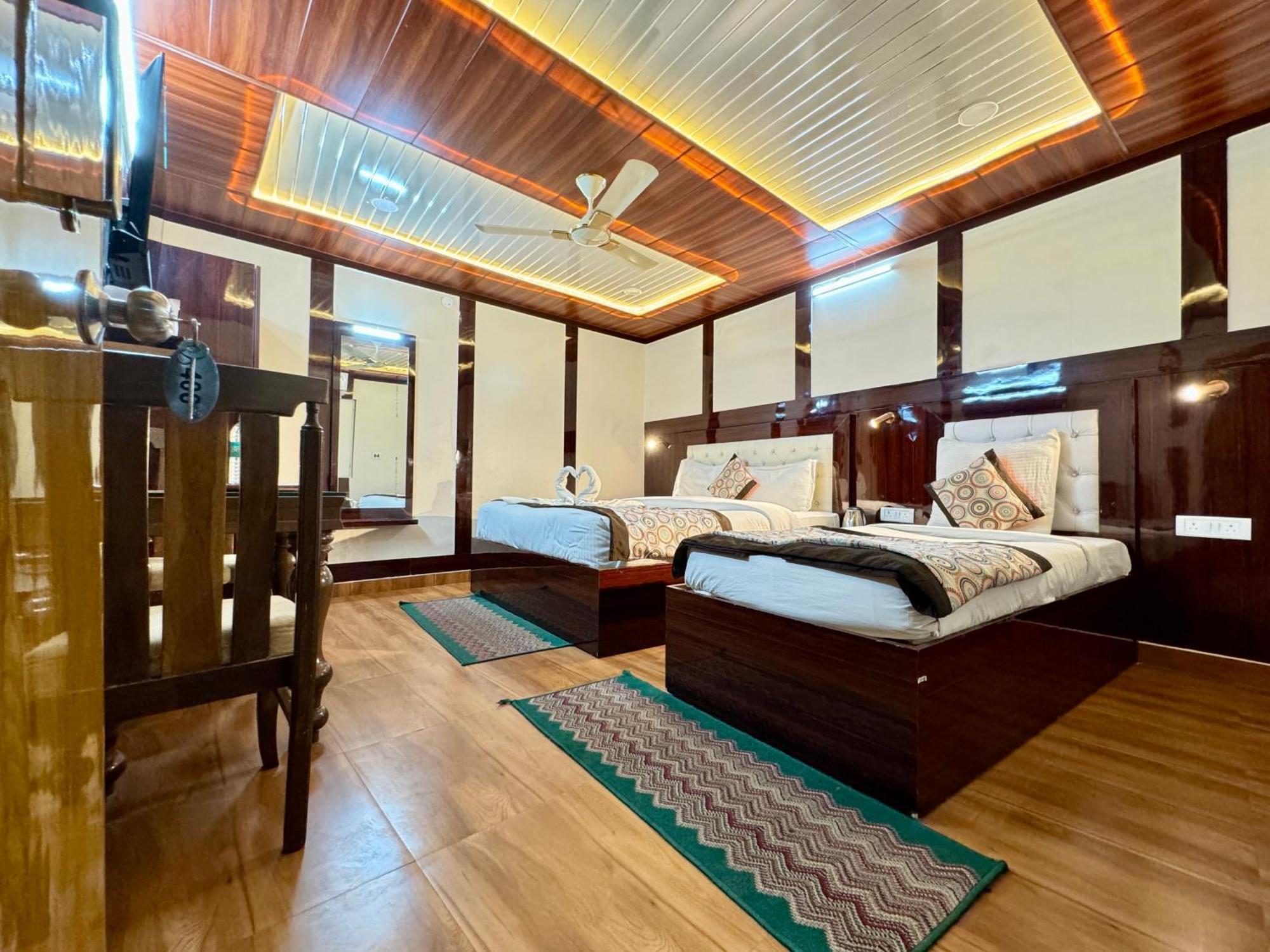 Golden Residency Hotel Új-Delhi Kültér fotó